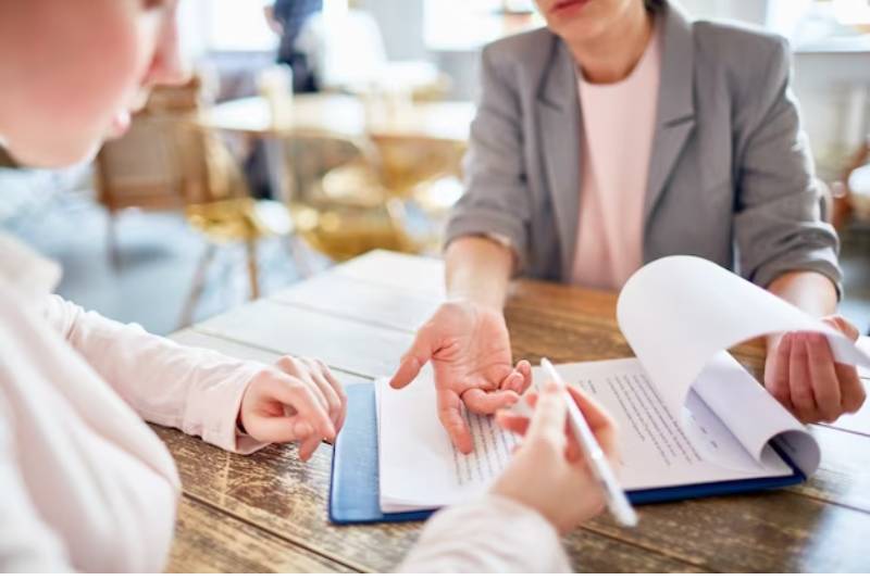 divorce lawyer