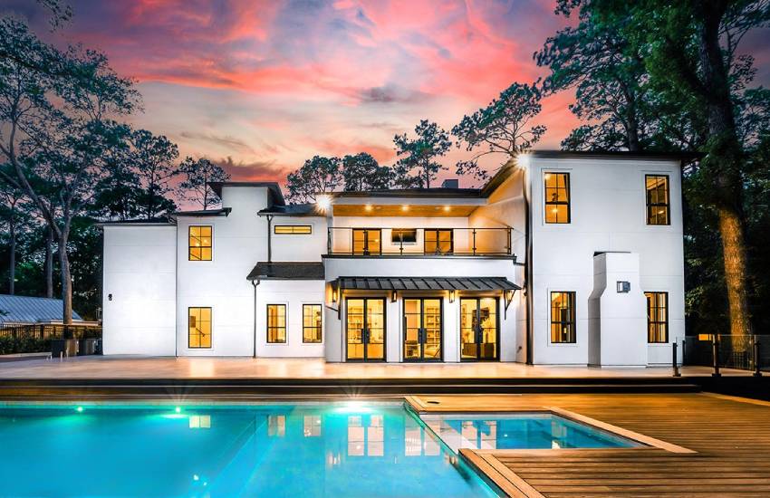 luxury property auction